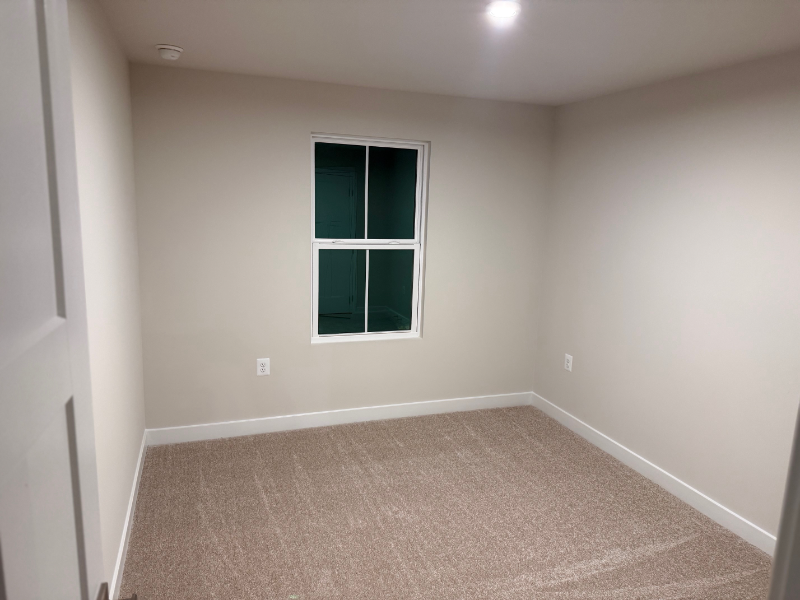 18423 Centennial Cir - Photo 2 of 12