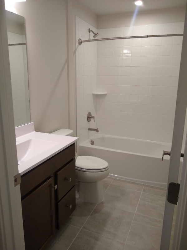 18423 Centennial Cir - Photo 4 of 12