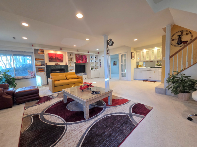 1025 Rosewood Dr #B - Photo 2 of 18