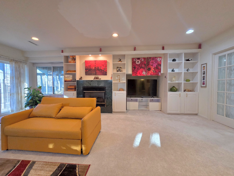 1025 Rosewood Dr #B - Photo 3 of 18