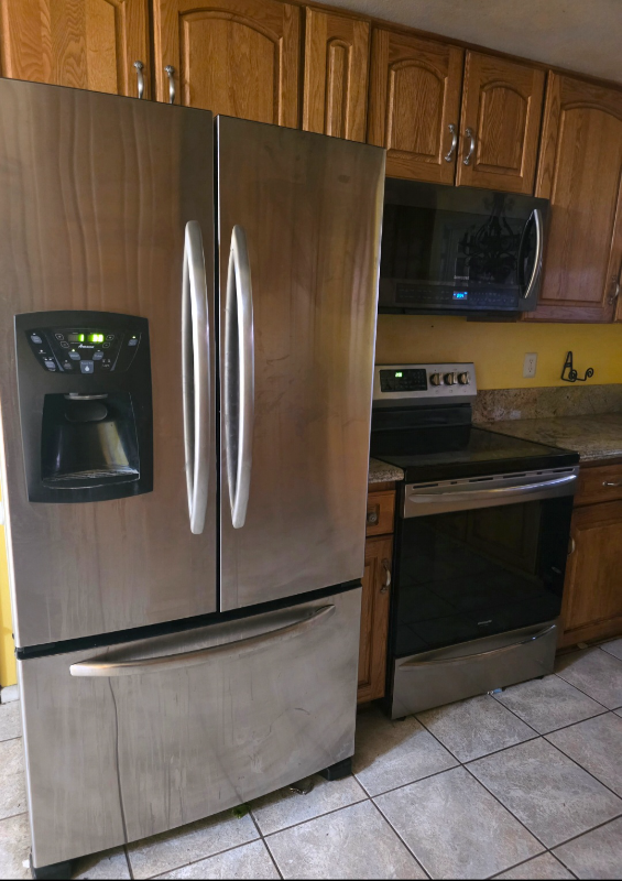 3154 Luxurious Highland Home - Photo 2 of 9