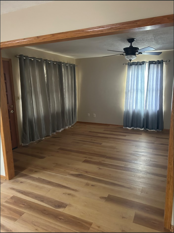 561 N Knight St - Photo 5 of 10