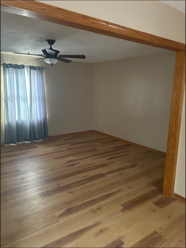 561 N Knight St - Photo 6 of 10