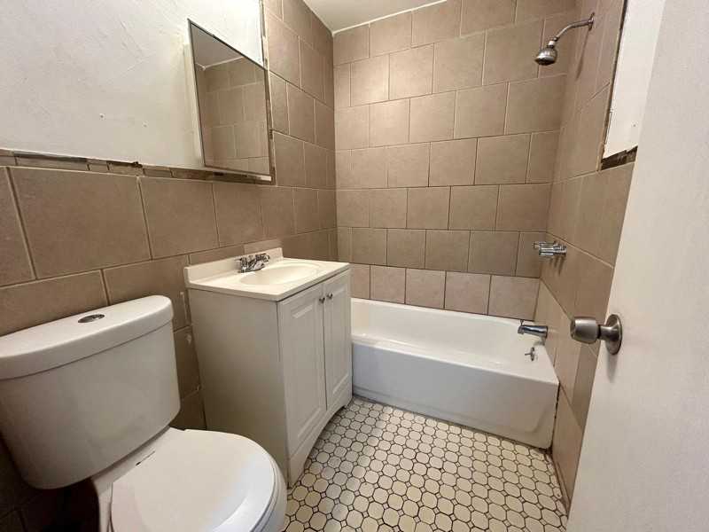 618 Elizabeth Ave #1A - Photo 2 of 4