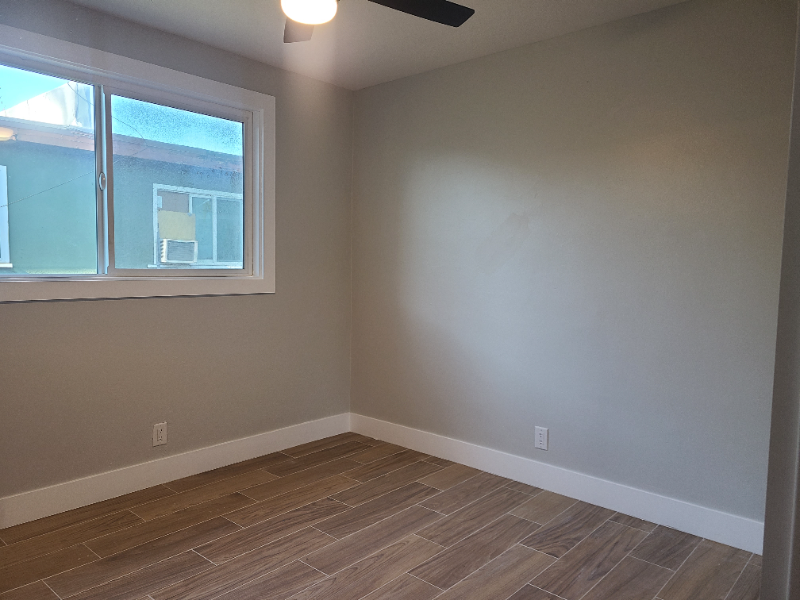 14921 Vanowen St #09 - Photo 5 of 7