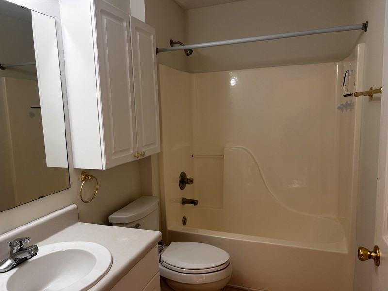 8080 Castle Pointe Way - Photo 5 of 16