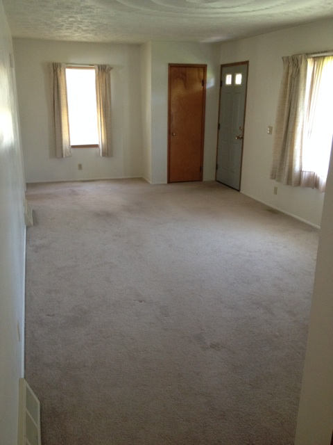 1021 Valley Dr1Ve - Photo 2 of 14