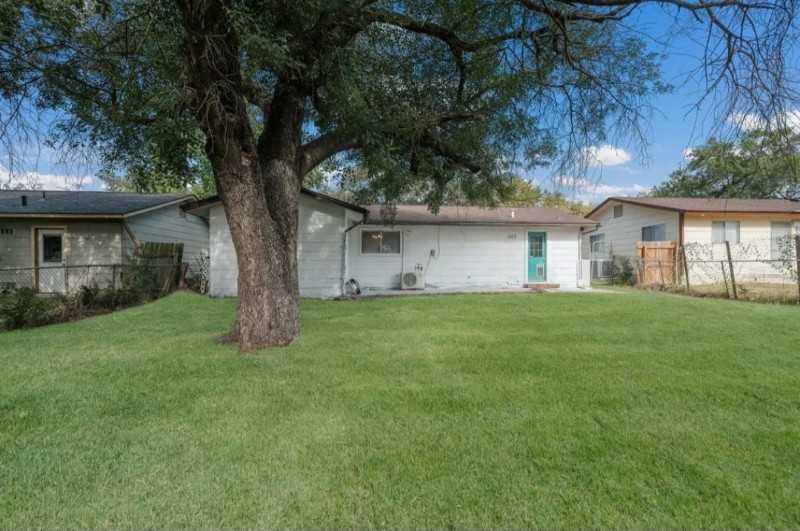 13538 Bret Harte St - Photo 3 of 30
