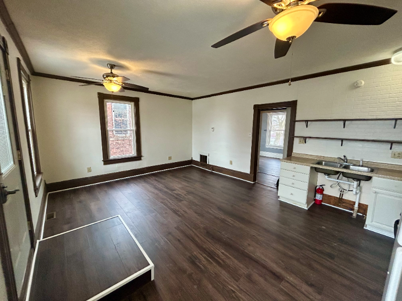 102 S Main St #2E - Photo 3 of 8