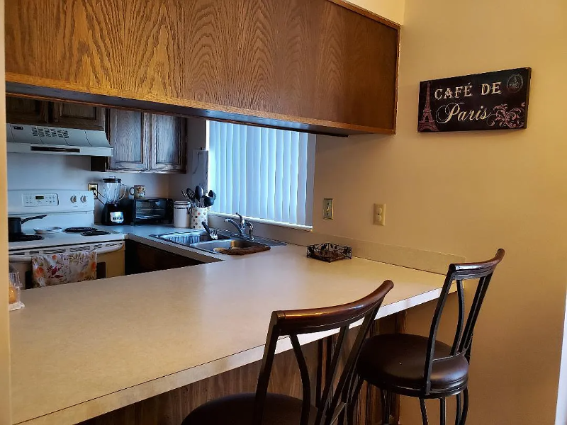 1177 Ne - Photo 7 of 19