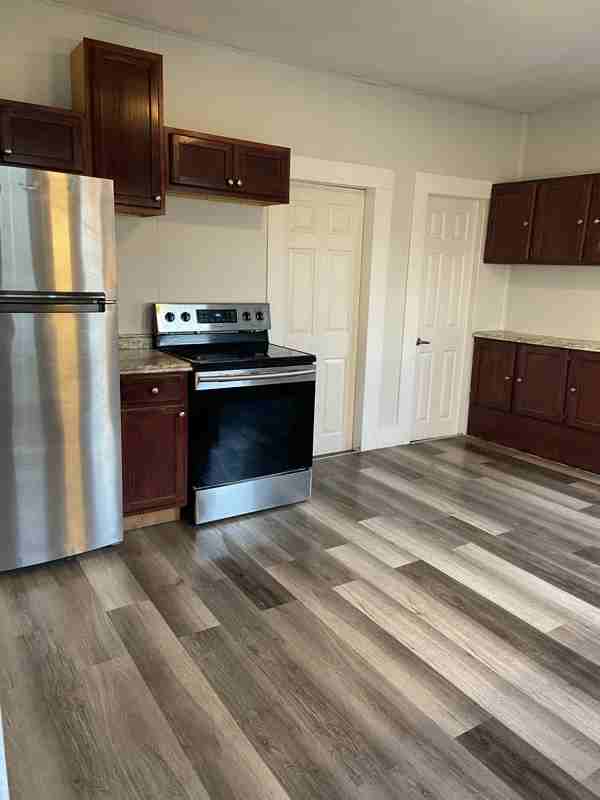 244 E Broadway - Photo 3 of 14