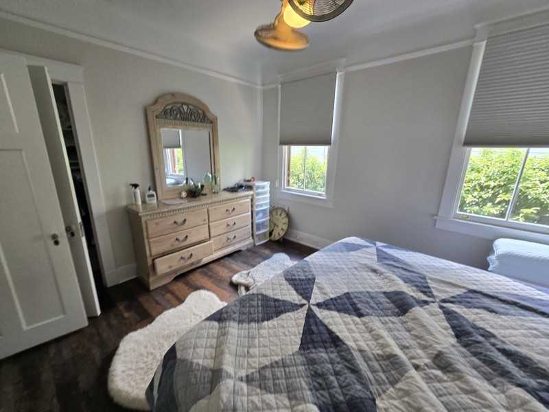 1122 Dante St - Photo 5 of 11