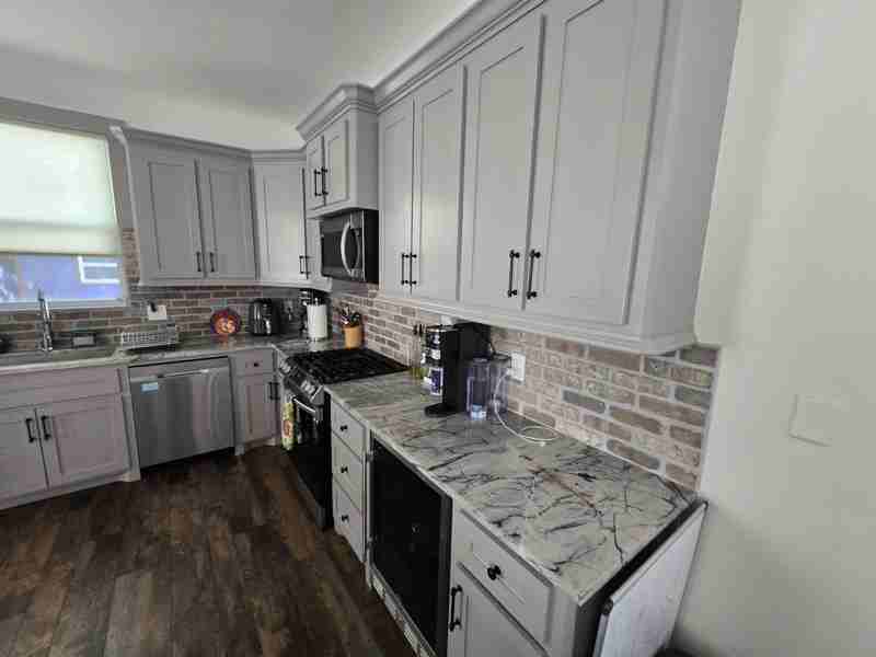 1122 Dante St - Photo 6 of 11