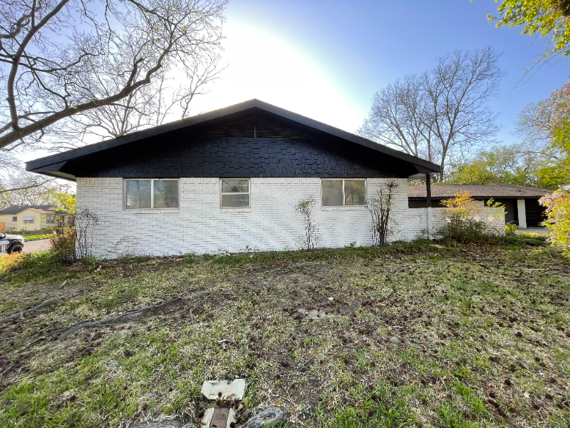 1501 W Chestnut St - Photo 3 of 19