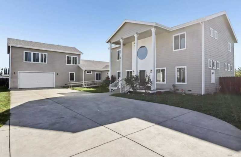 507 Kings Way #B