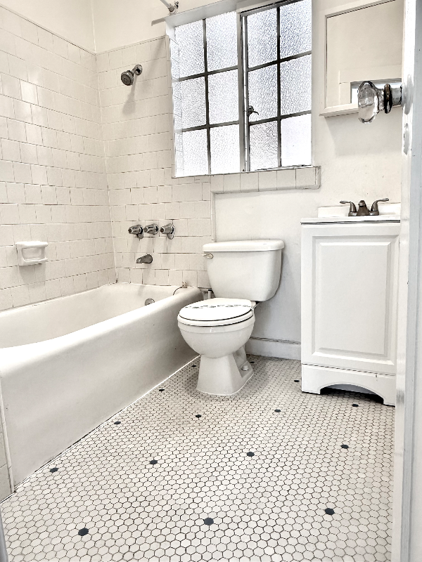 2818 Telegraph Ave #26 - Photo 3 of 7