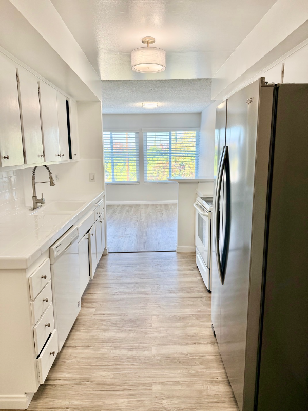 17440 Burbank Blvd #302 - Photo 2 of 12