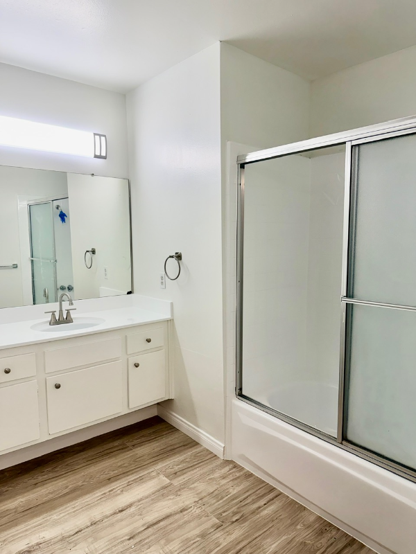 17440 Burbank Blvd #302 - Photo 7 of 12