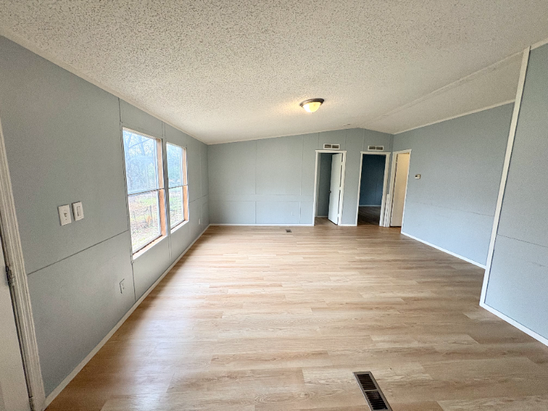 3913 37th Ave N - Photo 4 of 8