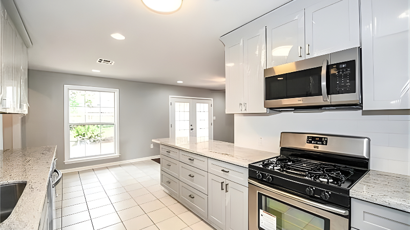 3834 Cambridge St - Photo 5 of 9