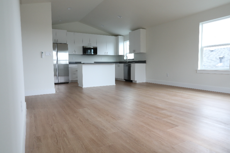 12913 Se Ridgecrest Rd - Photo 2 of 14