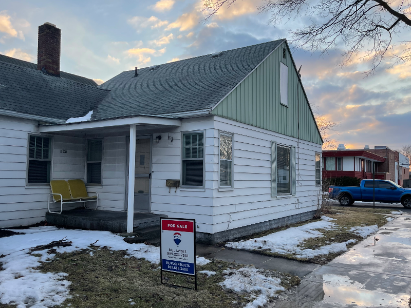 800 Mckinley St - Photo 3 of 4