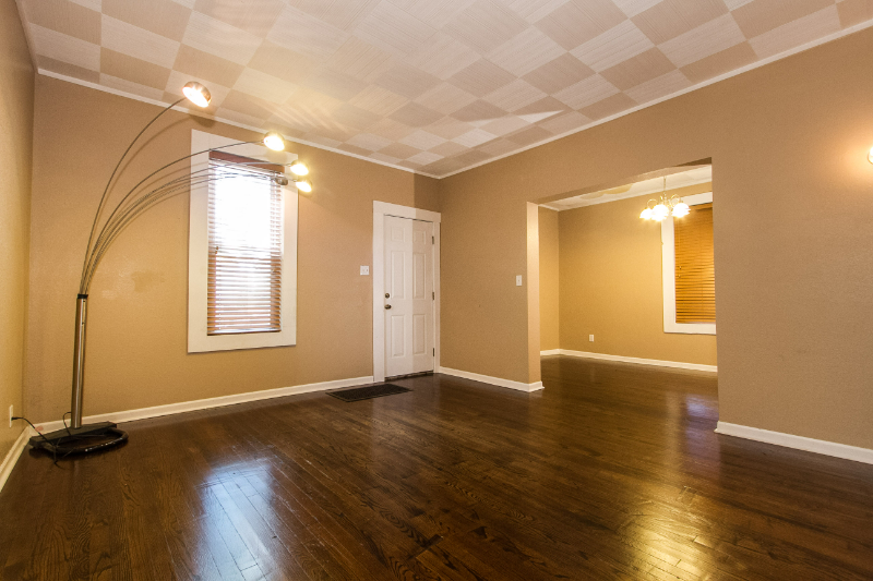 571 Angella St - Photo 2 of 20