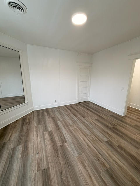 1564 Laharpe St #1 - Photo 4 of 13