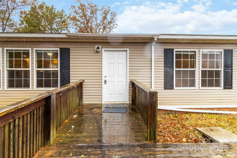 2420A Creekside Dr - Photo 2 of 20