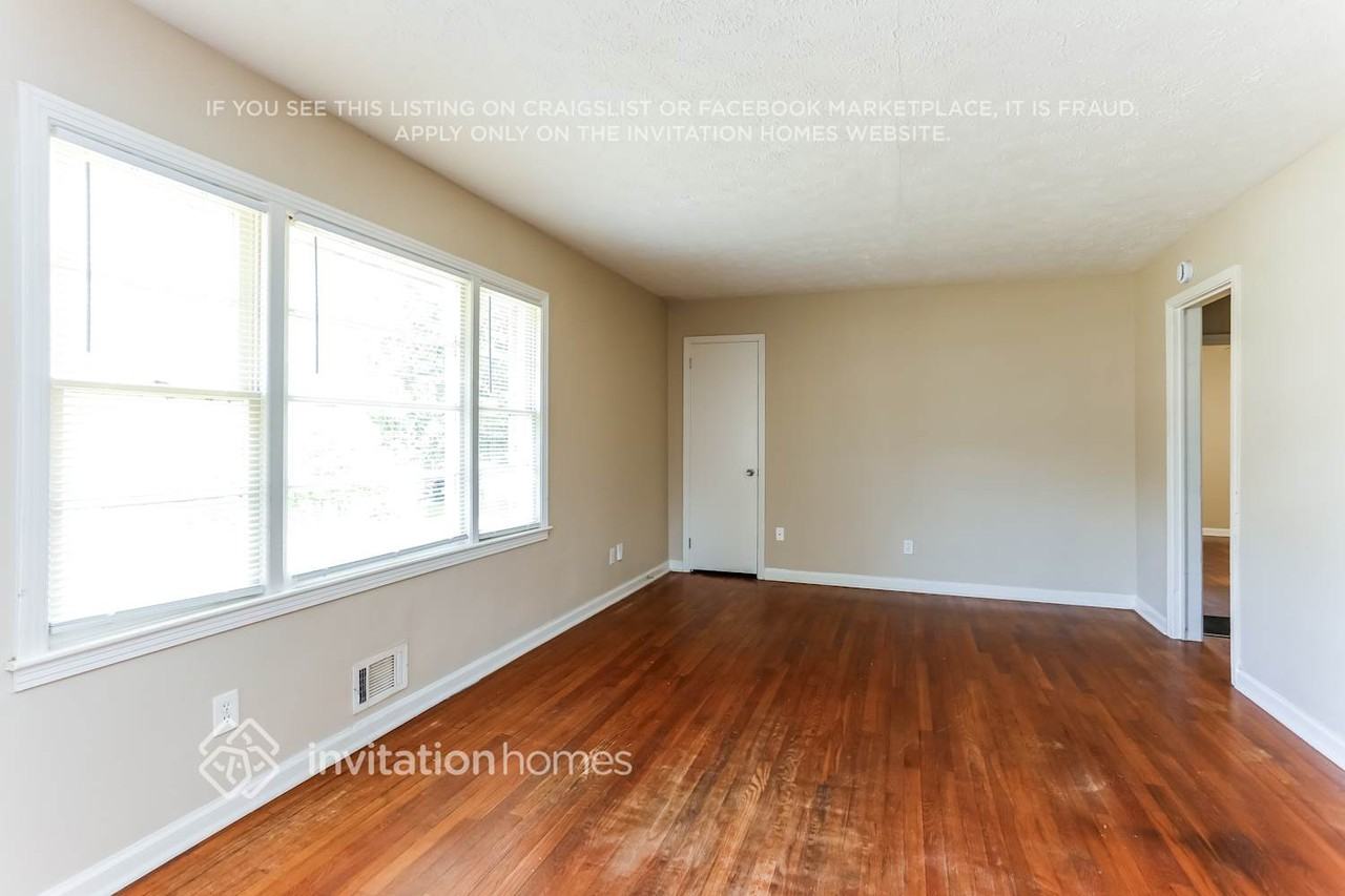 2121 Cherry Ln - Photo 5 of 18