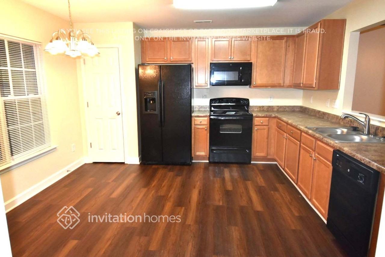 974 Ramsgate Dr Sw - Photo 3 of 12