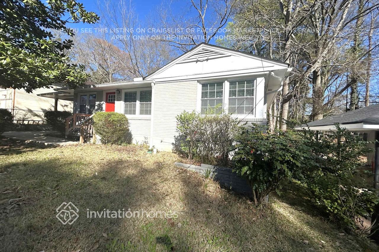 2376 Springdale Rd Sw - Photo 2 of 22