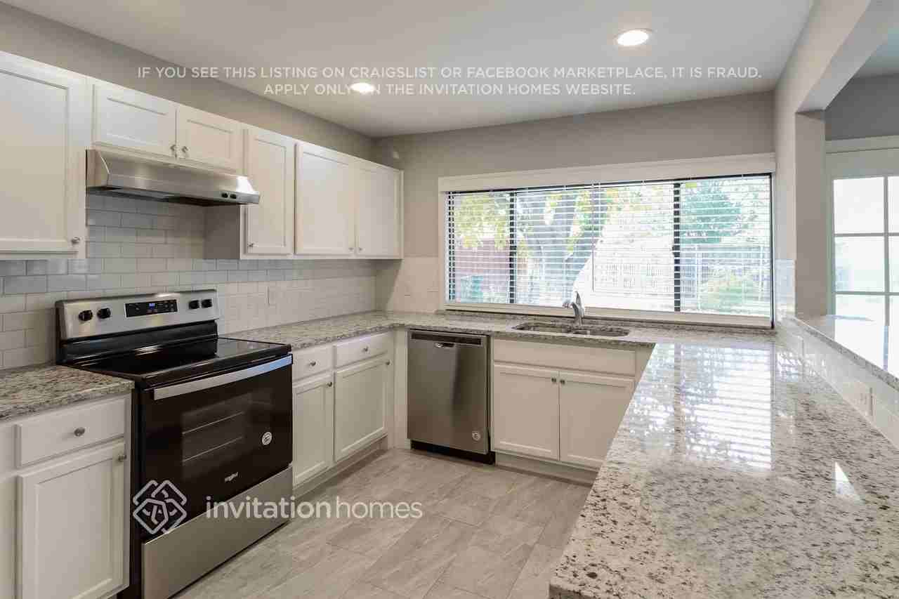 425 Birchwood Dr - Photo 6 of 17