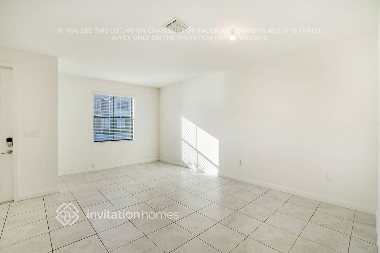 10489 Wway - Photo 3 of 25