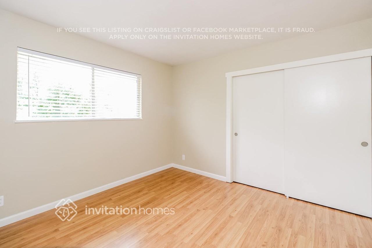 3211 Laurelhurst Dr - Photo 7 of 15