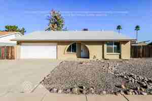 featured image of 2320 E Holmes Ave