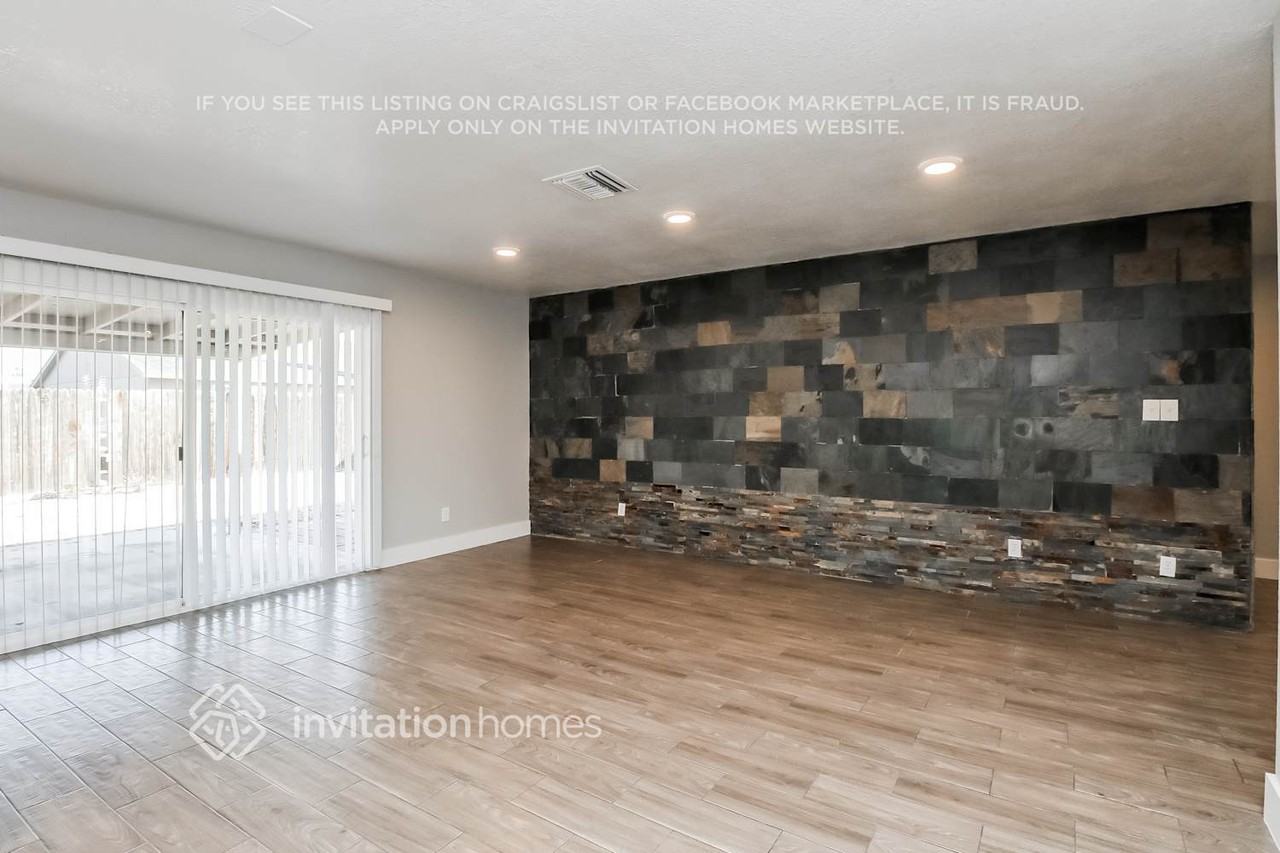 2320 E Holmes Ave - Photo 5 of 16