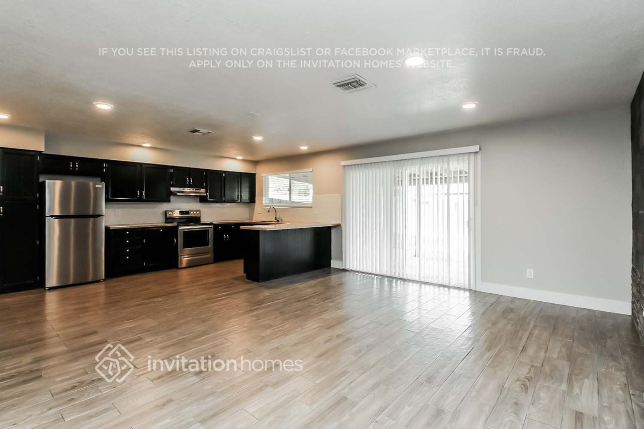 2320 E Holmes Ave - Photo 6 of 16