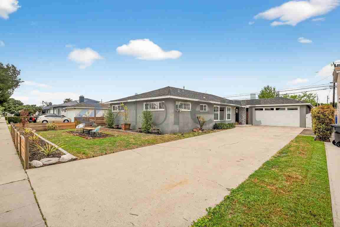 6150 Coke Ave - Photo 4 of 23