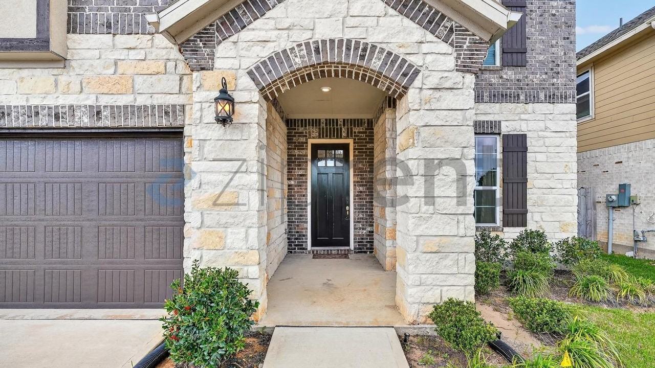 17685 Martin Creek Ln - Photo 5 of 36