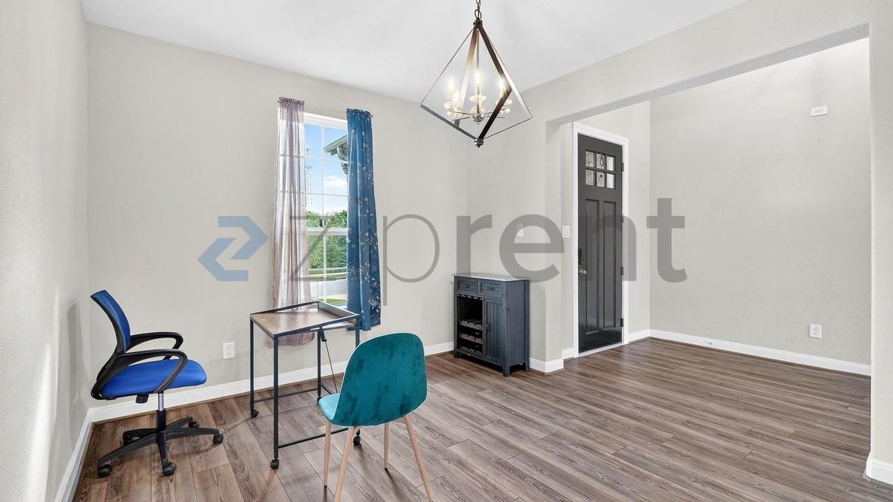 17685 Martin Creek Ln - Photo 7 of 36