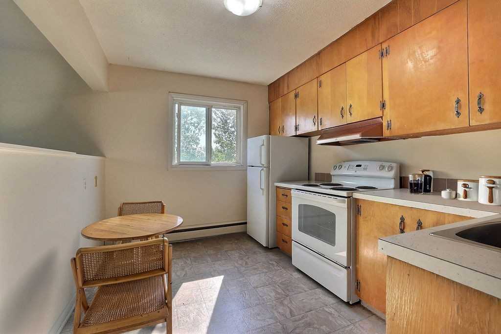 1305 23rd Ave - Photo 4 of 6