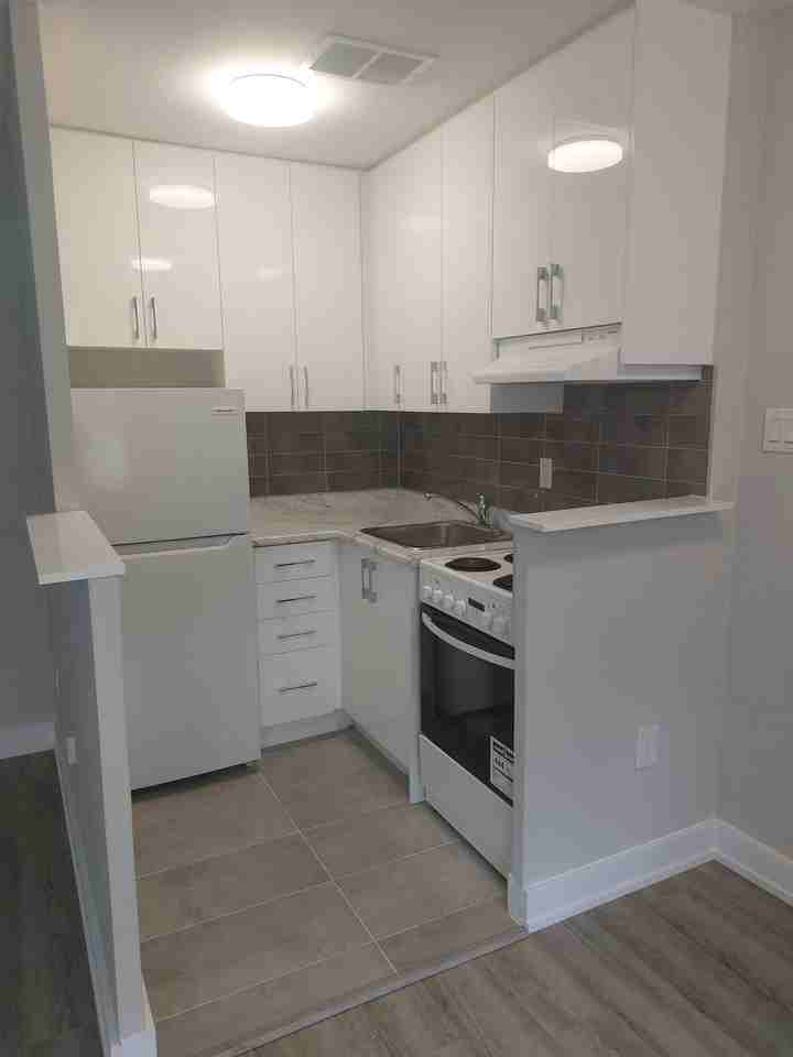 101 Marlee Ave - Photo 4 of 12