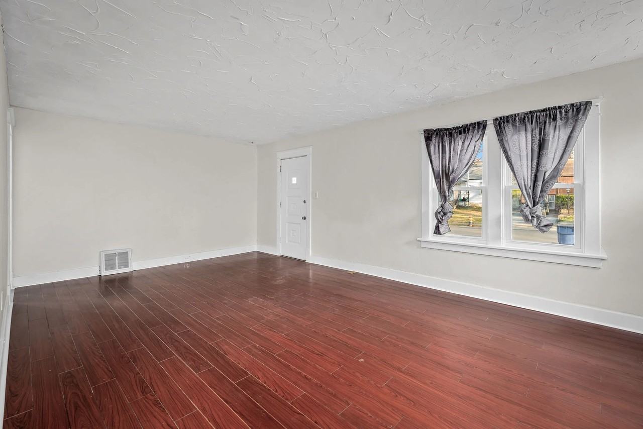 246 Louisa Ave - Photo 5 of 20