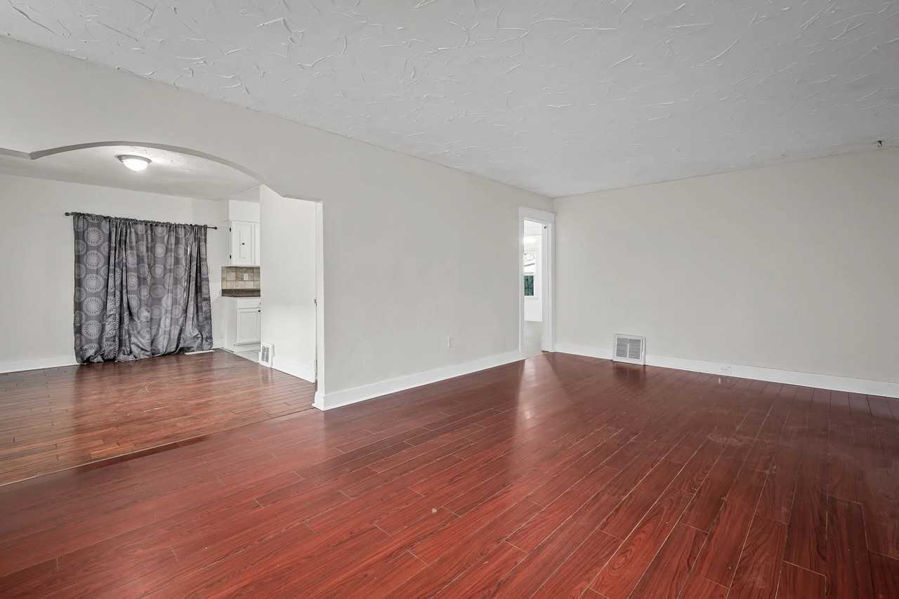 246 Louisa Ave - Photo 6 of 20