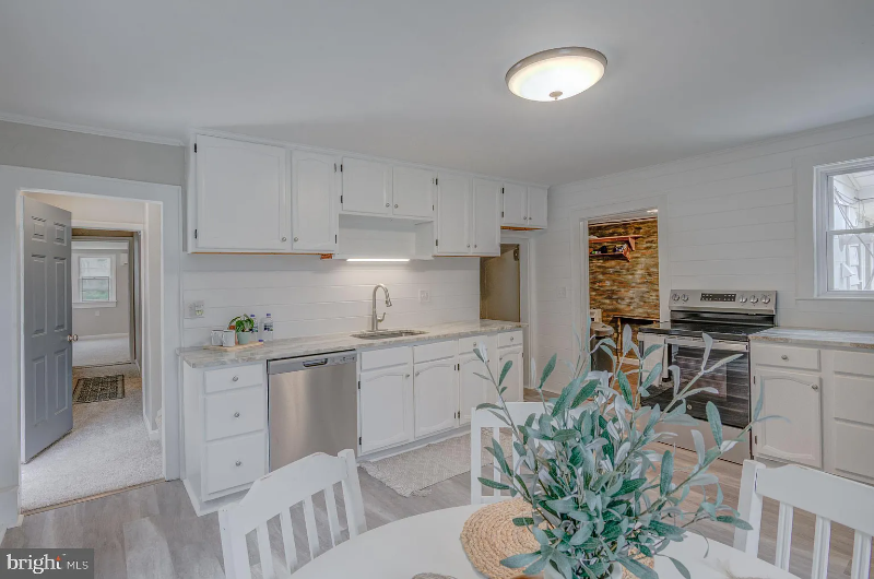 3995 American Corner Rd - Photo 2 of 20