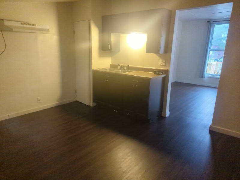 912 Willow Ave - Photo 4 of 10