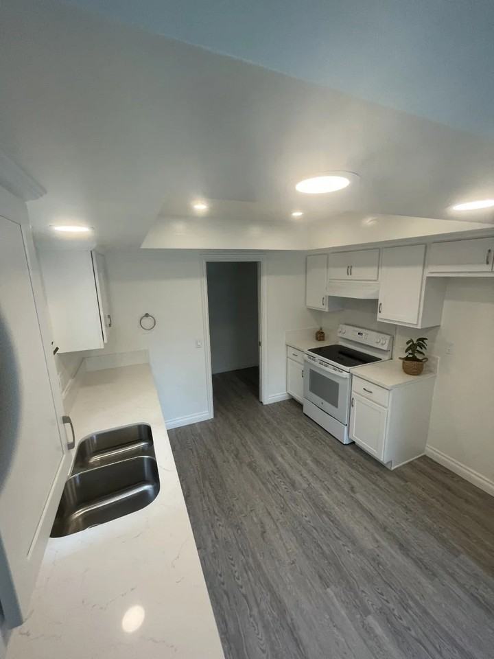 781 Amigos Way - Photo 2 of 24
