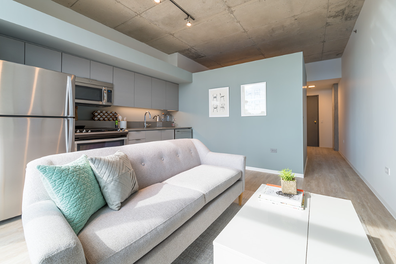 2735 W Belden Ave - Photo 4 of 6