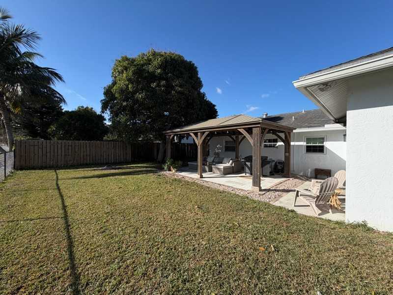 8110 Rose Marie Ave E - Photo 2 of 14